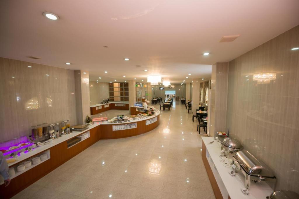 Sky Star Hotel Yangon Exterior foto
