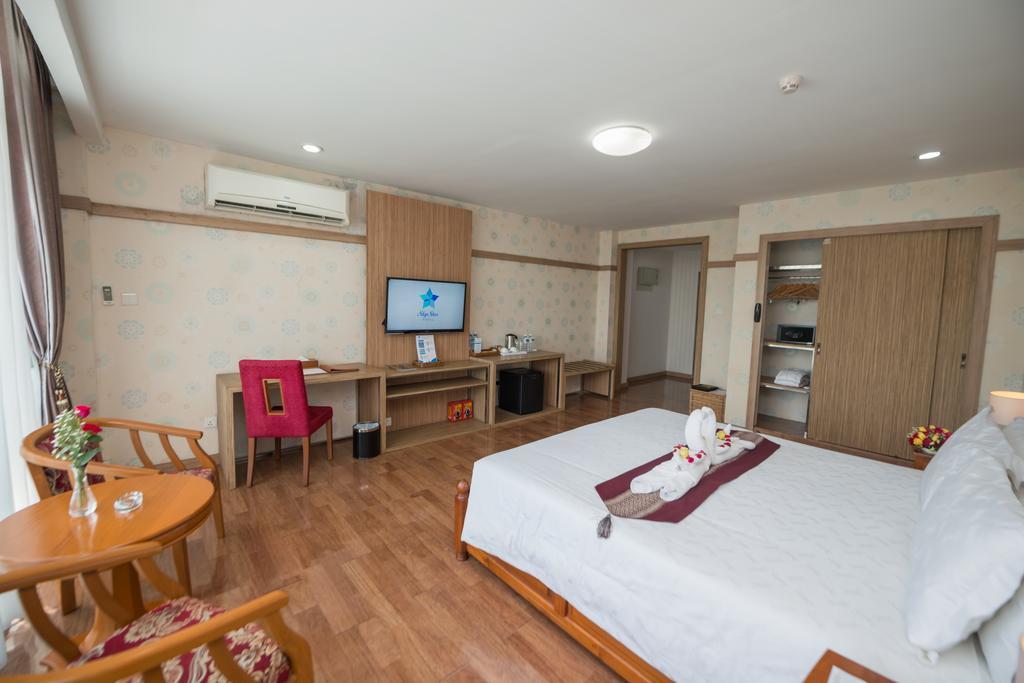 Sky Star Hotel Yangon Exterior foto